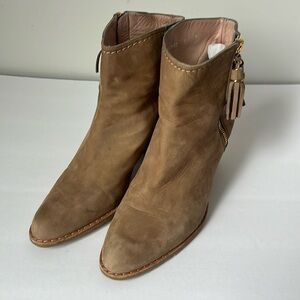 Stuart Weitzman Prancing Genuine Suede Leather Tassel Stacked  Booties Sz 9M =
